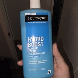Neutrogena Hydro Boost Gel Cream in Blue